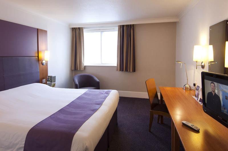 Premier Inn Bristol East Emersons Green Coalpit Heath Bagian luar foto